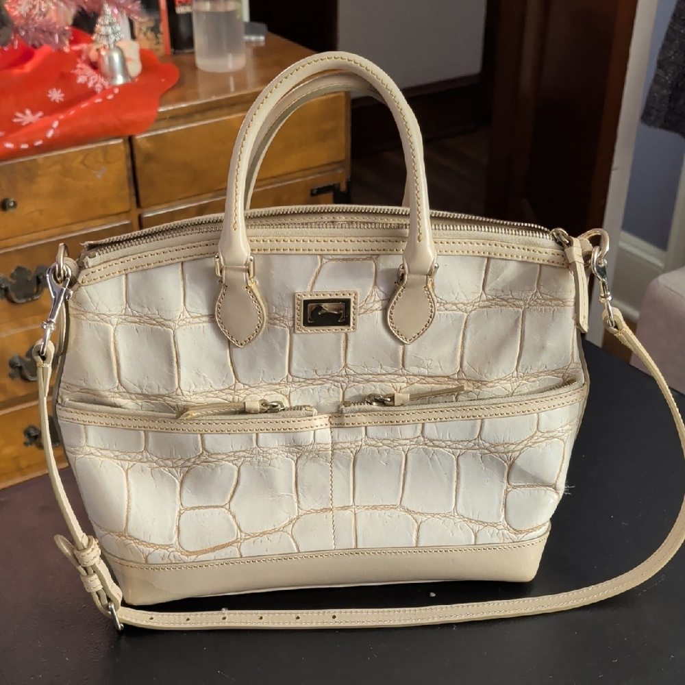 Dooney & Bourke Elegant Cream Crocodile-Embossed Bag